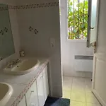 Bed & Breakfast Spacieuse Independante Dans Parking Privee Le Cannet
