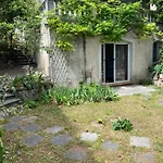 Spacieuse Independante Dans Parking Privee Bed & Breakfast 4*