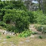 Bed & Breakfast Spacieuse Independante Dans Parking Privee 4*