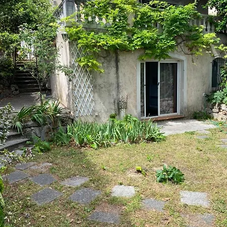 Spacieuse Independante Dans Parking Privee Bed & Breakfast 4*