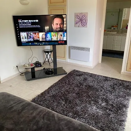 Spacieuse Independante Dans Parking Privee